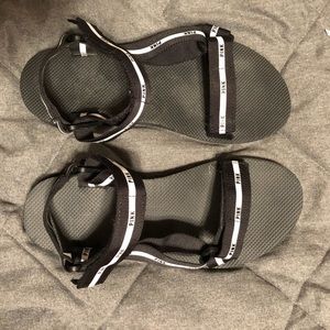 PINK Victoria’s Secret Sandals - size medium